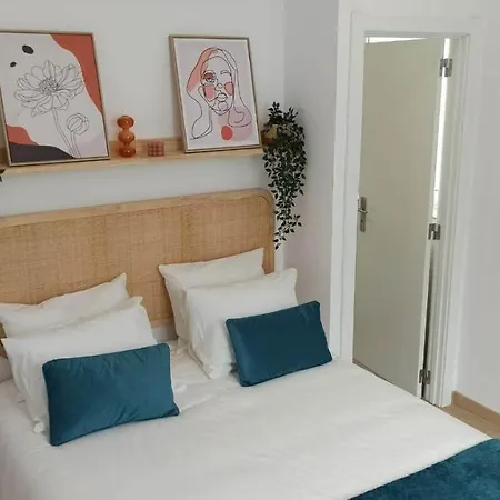 Ria House أفيرو