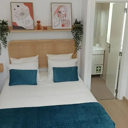 Ria House أفيرو