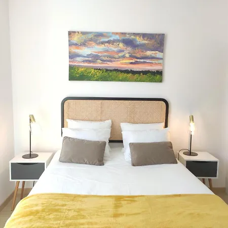 Ria House * أفيرو